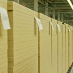 Рабочий на мебельной фабрике фото