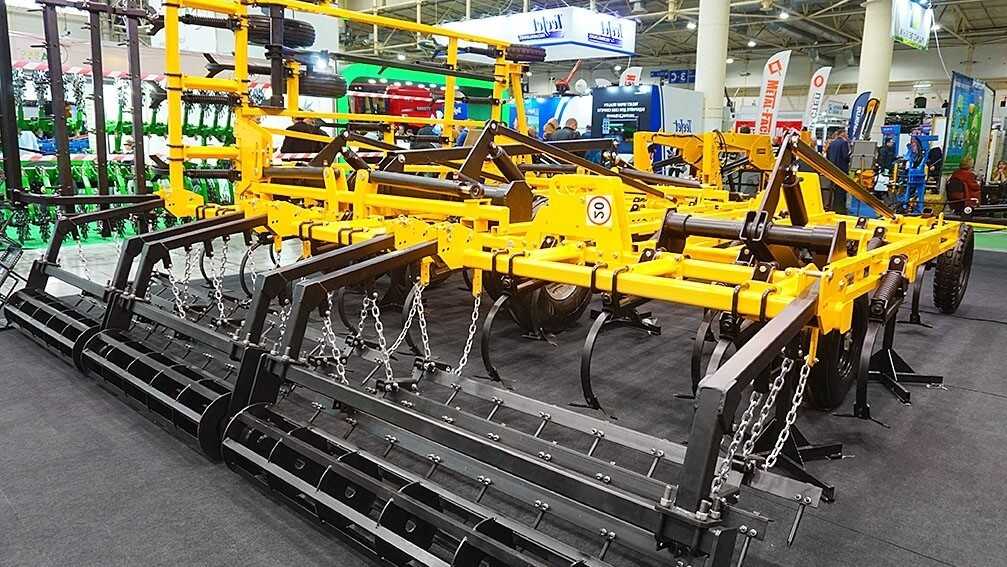 Работа на заводе по производству и обслуживанию сельскохозяйственной техники в Польше фото