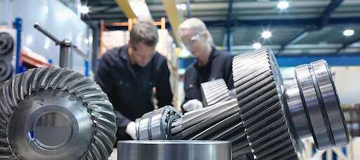 Работа на производстве металлических деталей в Польше фото