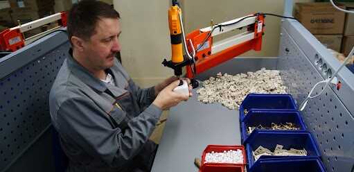 Работа на производстве электротехнического оборудования в Польше фото